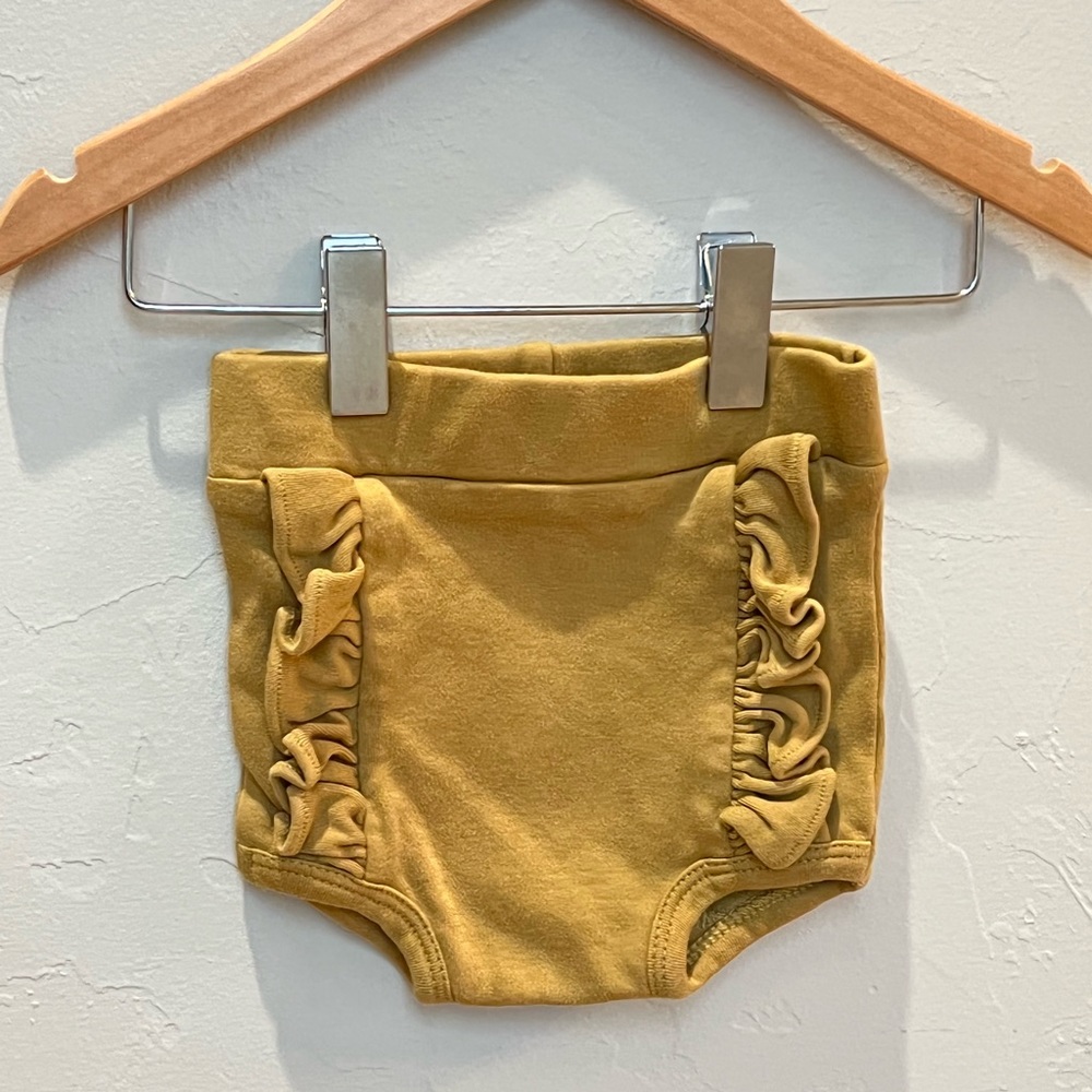 Kate Quinn 3-6 mo mustard color ruffle bloomer bottoms